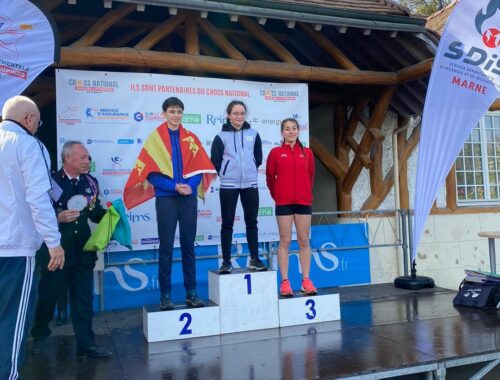 Thaïs Chausson sur le podium du cross national