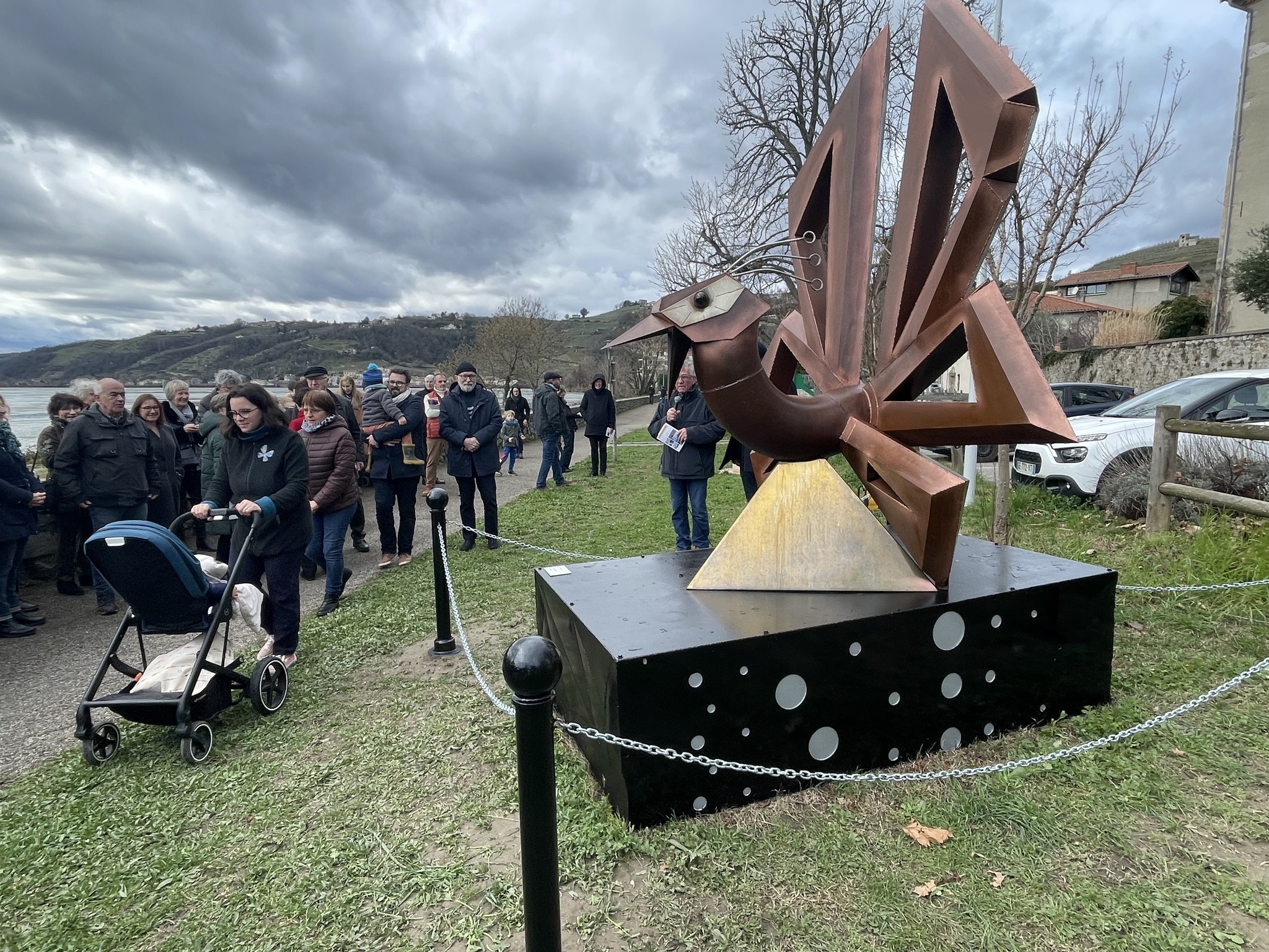 Le paon d'Allal Rouan l'une des 8 sculptures de la ViaRhôna